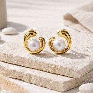 18K Gold Plated Stainless Steel Swirl Pearl Earrings Hypoallergenic Modern Studs